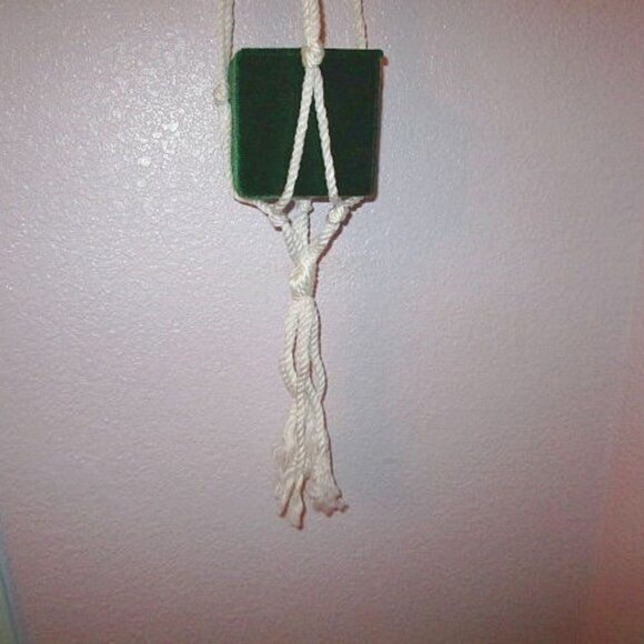 NWT Knaughty Knitters MACRAME Plant HANGER Holder WALL DECOR Patio BEADED Boho - Picture 5 of 6
